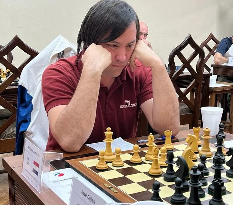 Maestro FIDE Antonio Almirón