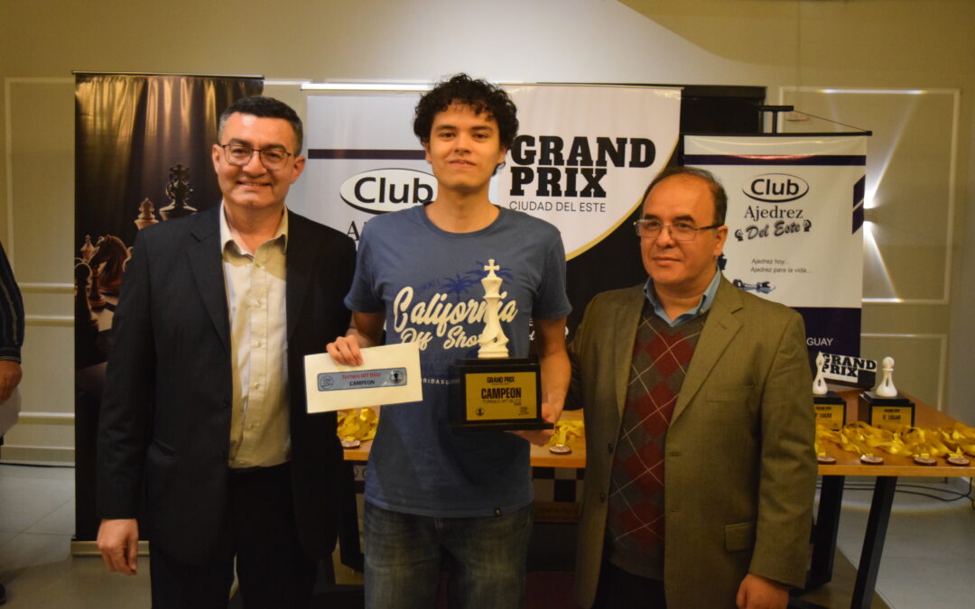 Enrique Allo arrasa con 7 de 7 y se queda con el Blitz del Octavo Grand Prix – Club Ajedrez del Este